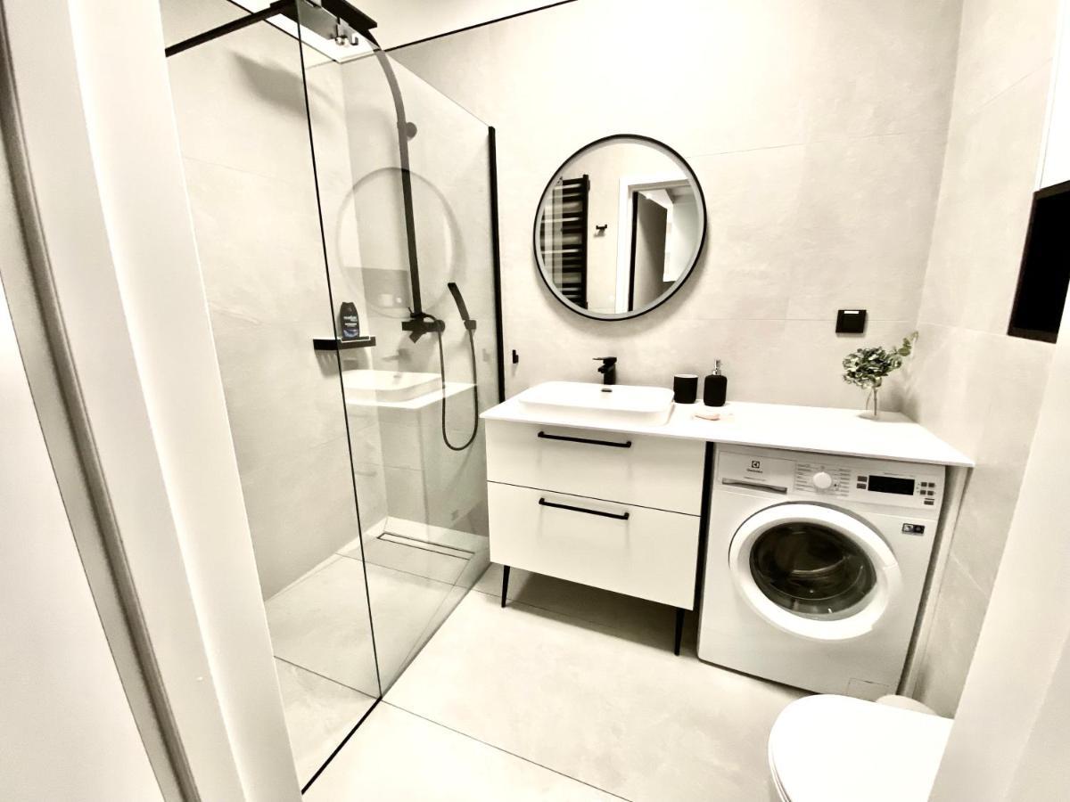 Przy Plazy - Z Prywatnym Ogrodkiem Rezydencja Niechorze Apartment Luaran gambar
