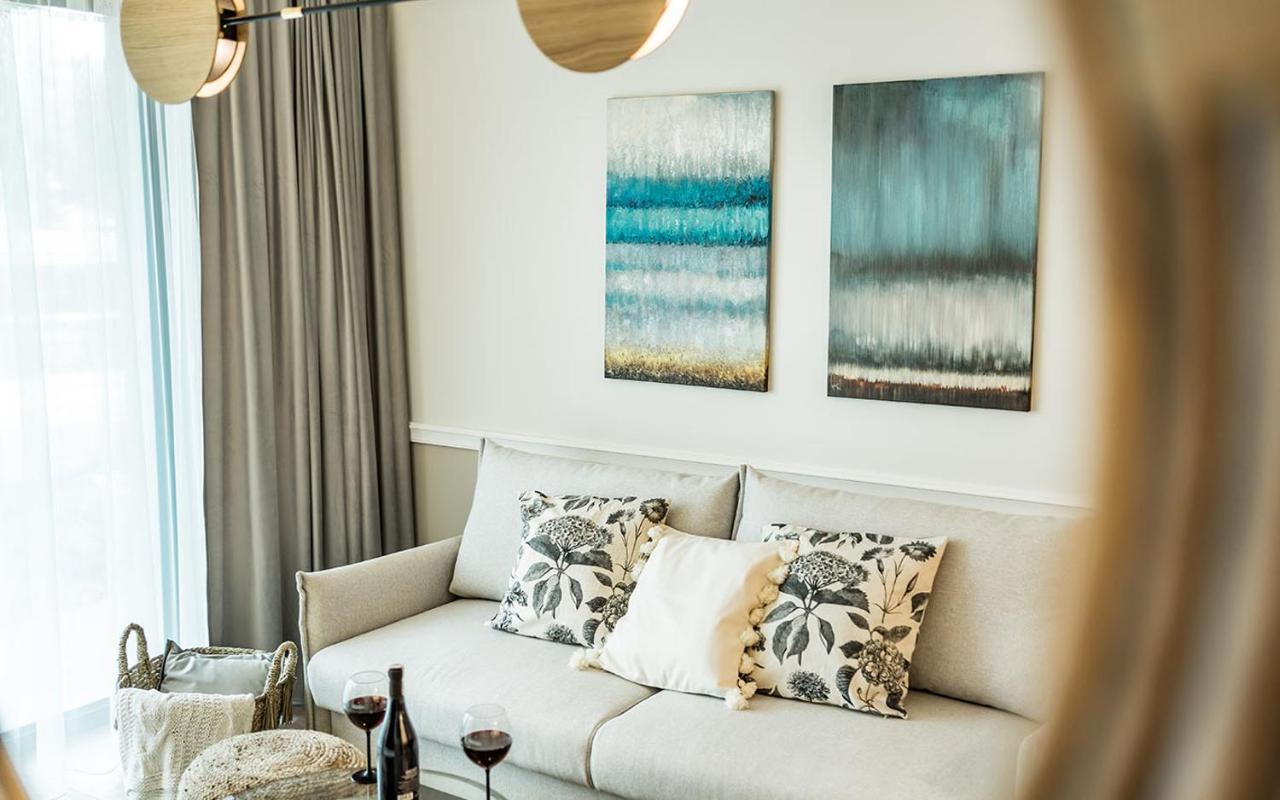 Przy Plazy - Z Prywatnym Ogrodkiem Rezydencja Niechorze Apartment Luaran gambar