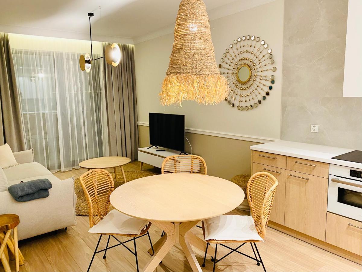 Przy Plazy - Z Prywatnym Ogrodkiem Rezydencja Niechorze Apartment Luaran gambar